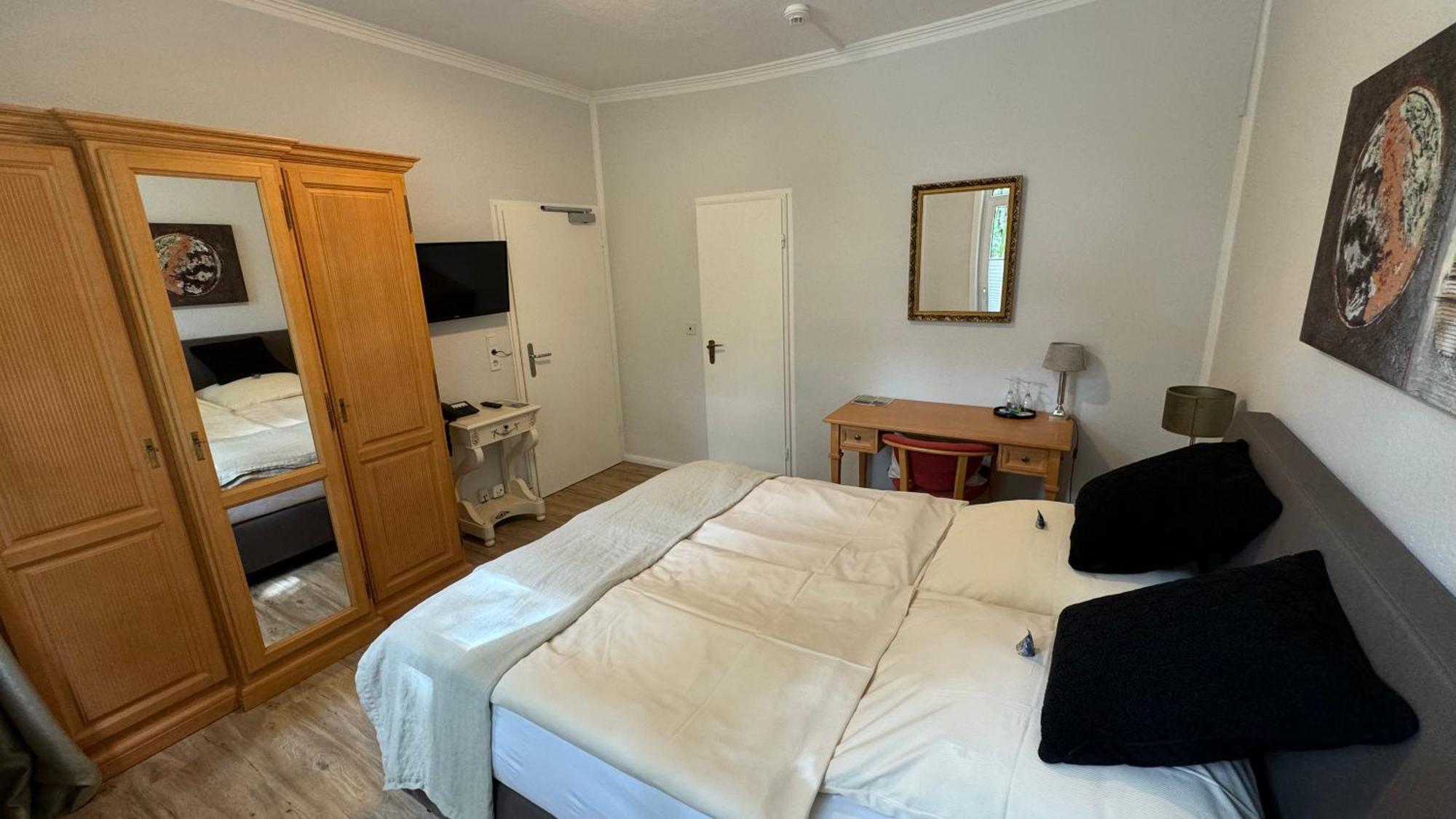 Goethe Hotel Bad Pyrmont Room photo