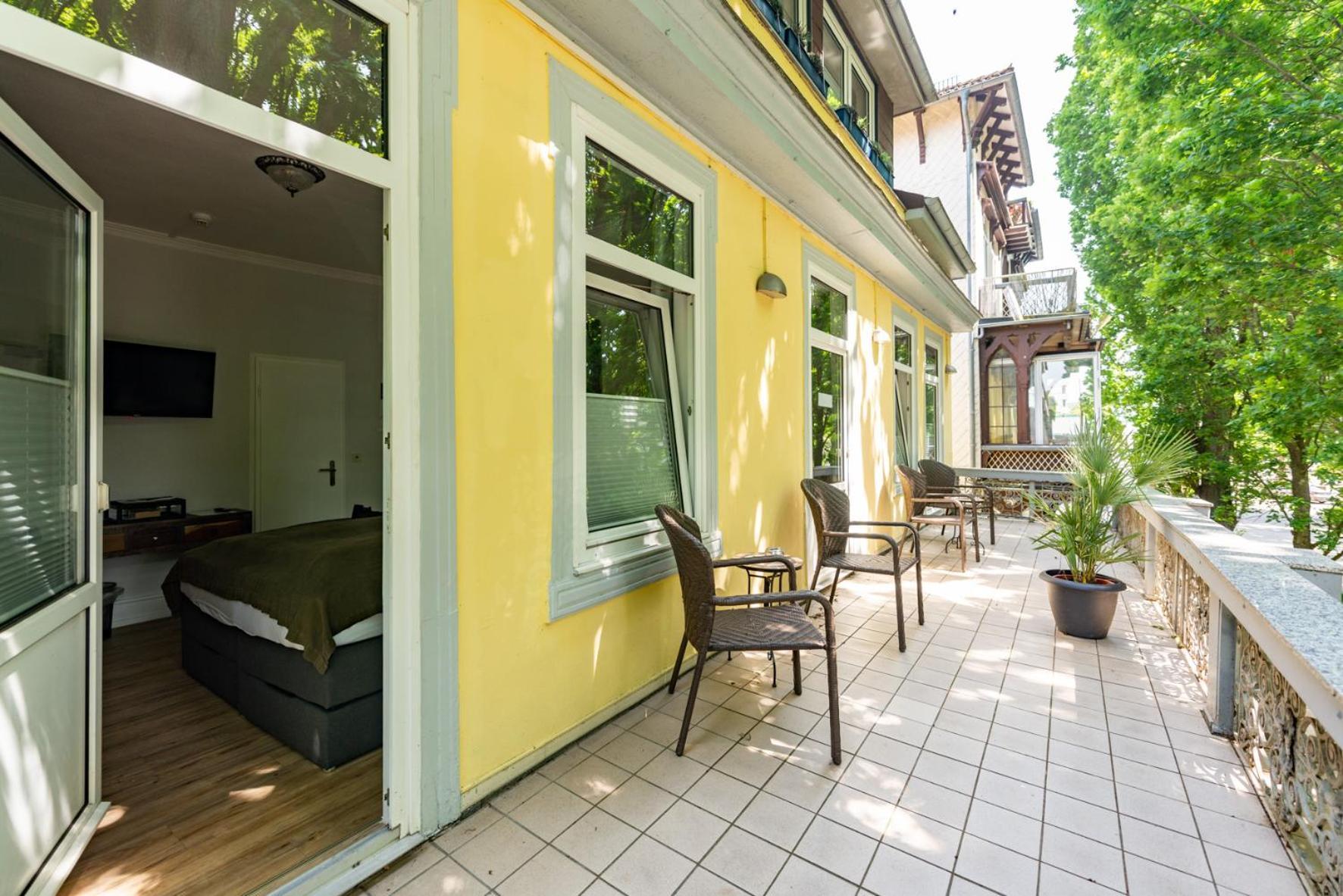 Goethe Hotel Bad Pyrmont Exterior photo